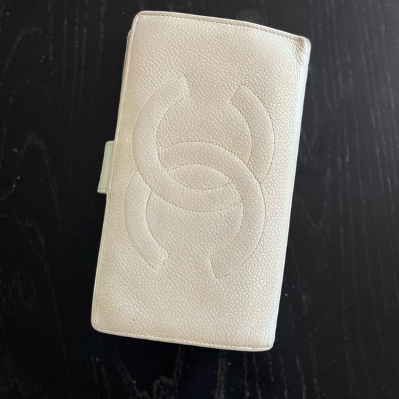 CHANEL Handbags - Vintage 1997-1999 Chanel Wallet in Cream/White